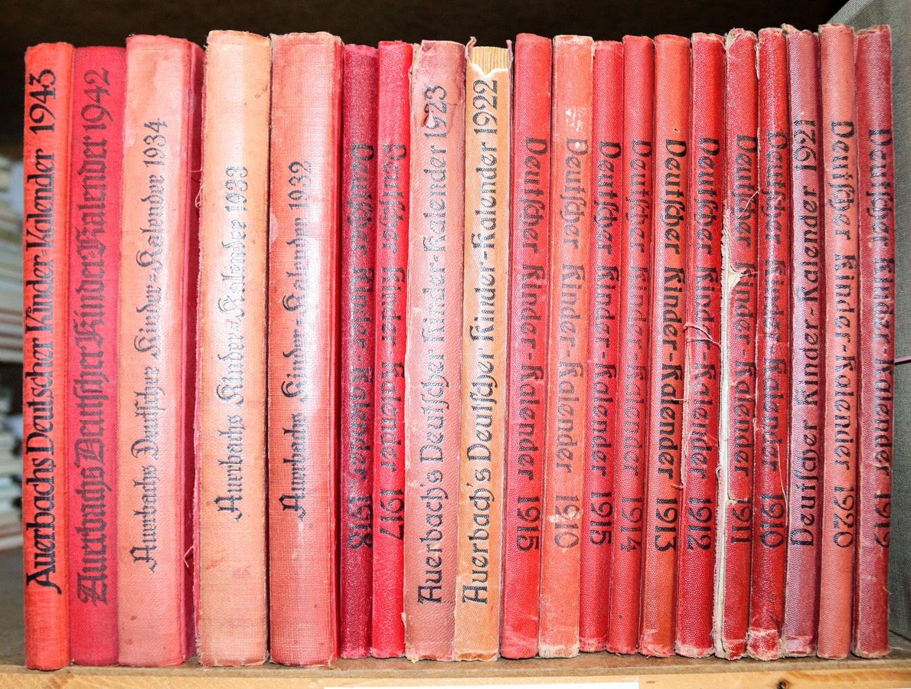 Große Abbildung Nr.5: 142-1324 Auerbachs: (Kinder- und Jugendbücher)