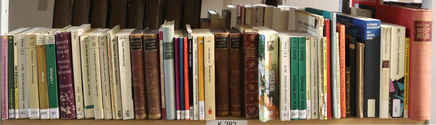 Große Abbildung Nr.6: 142-1471 Konvolut: (Literatur und illustrierte Bücher bis 19.Jahrhundert)
