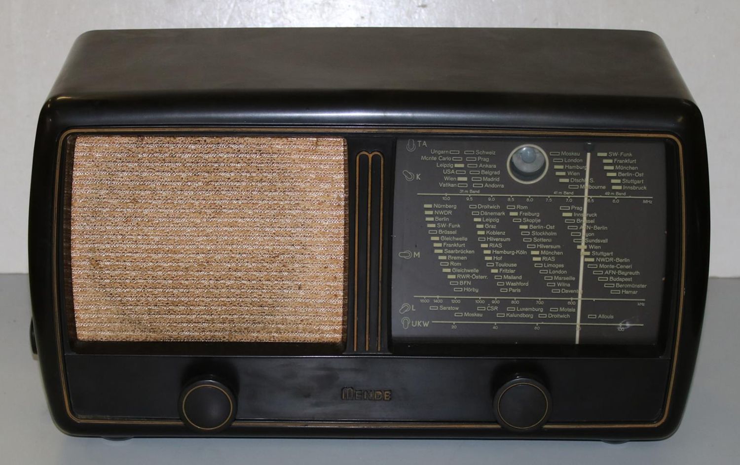 Große Abbildung Nr.1: 142-2757 Volksempfänger u. Radios.: (Varia, Technik)