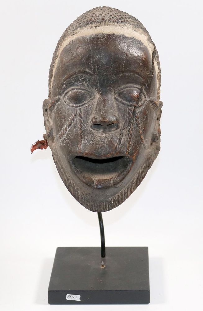 Große Abbildung Nr.1: 142-2767 Boki, Maske.: (Afrika)
