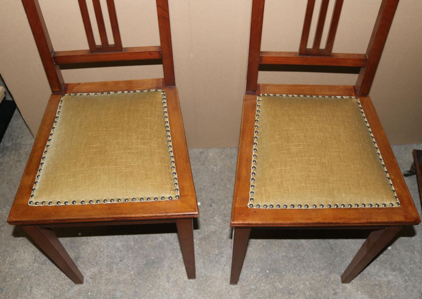 Große Abbildung Nr.6: 142-2884 Art-Deco Tisch mit vier Stühlen.: (Möbel, Tische)