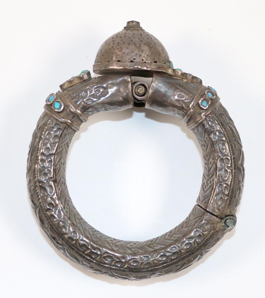 Große Abbildung Nr.1: 142-2957 Ethnologischer: (Schmuck)