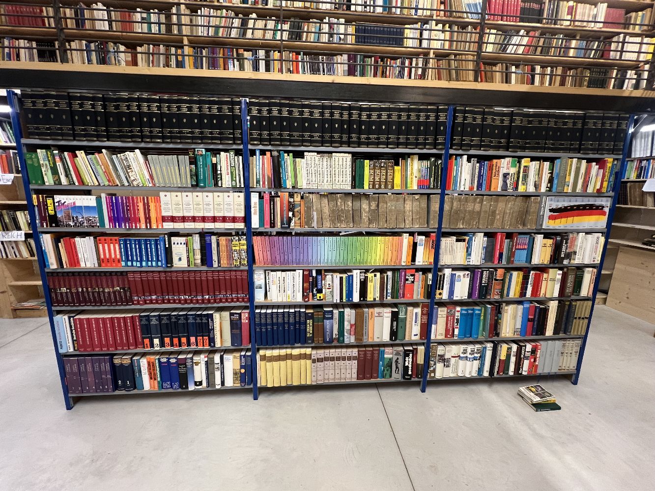 Große Abbildung Nr.51: 142-771 Bibliothek (Konvolut)