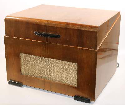 Bild Nr.5: 142-2757 Volksempfänger u. Radios.: (Varia, Technik)