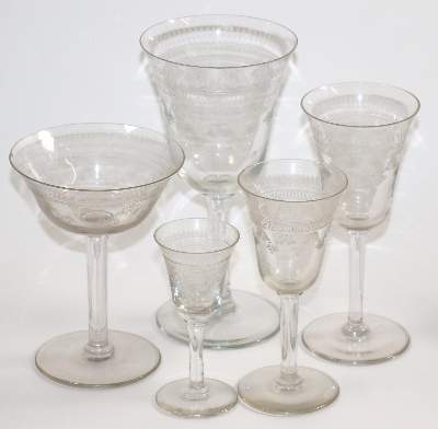 Bild Nr.1: 142-2850 Französische Trinkgläser: (Glas)