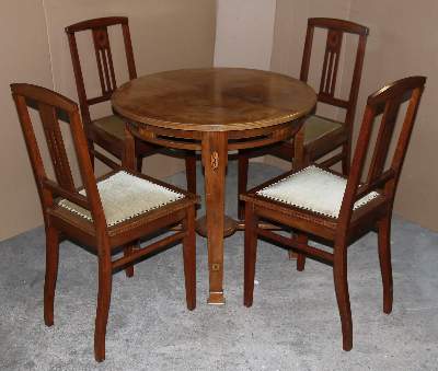 Bild Nr.11: 142-2884 Art-Deco Tisch mit vier Stühlen.: (Möbel, Tische)