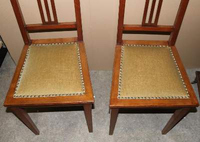 Bild Nr.6: 142-2884 Art-Deco Tisch mit vier Stühlen.: (Möbel, Tische)