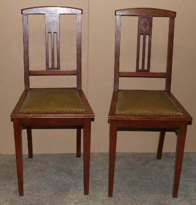 Bild Nr.7: 142-2884 Art-Deco Tisch mit vier Stühlen.: (Möbel, Tische)