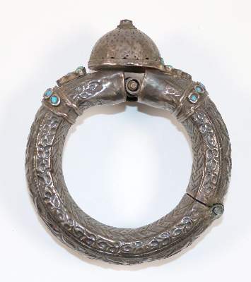 Bild Nr.1: 142-2957 Ethnologischer: (Schmuck)
