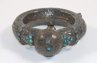 Bild Nr.2: 142-2957 Ethnologischer: (Schmuck)
