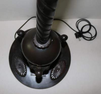 Bild Nr.2: 142-2995 Art Déco Bronze Stehlampe.: (Skulpturen - Plastiken)