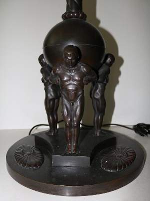 Bild Nr.3: 142-2995 Art Déco Bronze Stehlampe.: (Skulpturen - Plastiken)