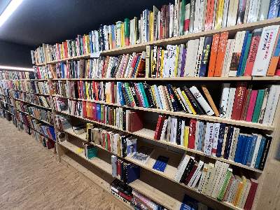 Bild Nr.13: 142-771 Bibliothek (Konvolut)