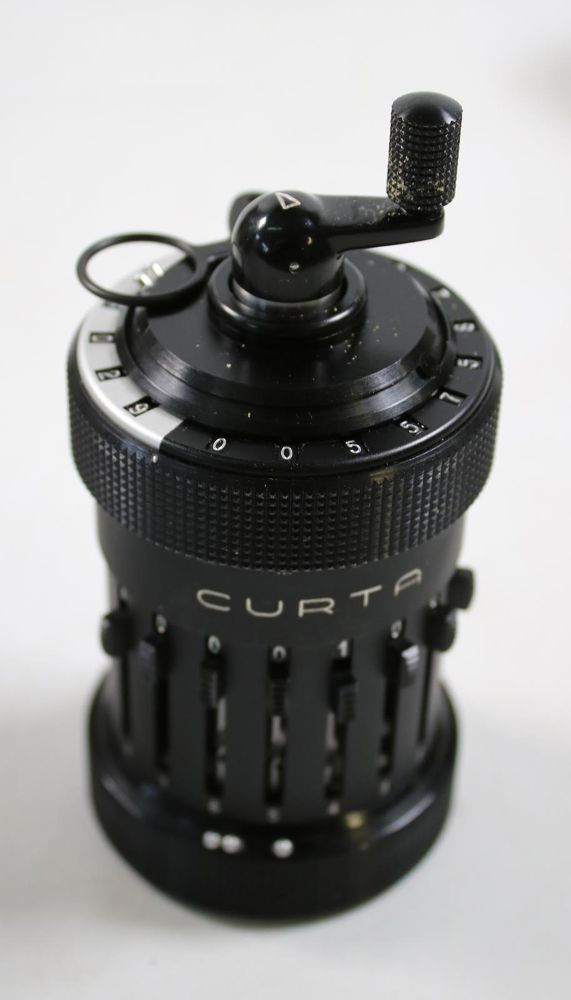 Große Abbildung Nr.2: 143-2623 Rechenmaschine Curta: (Varia, Technik und Handwerk)