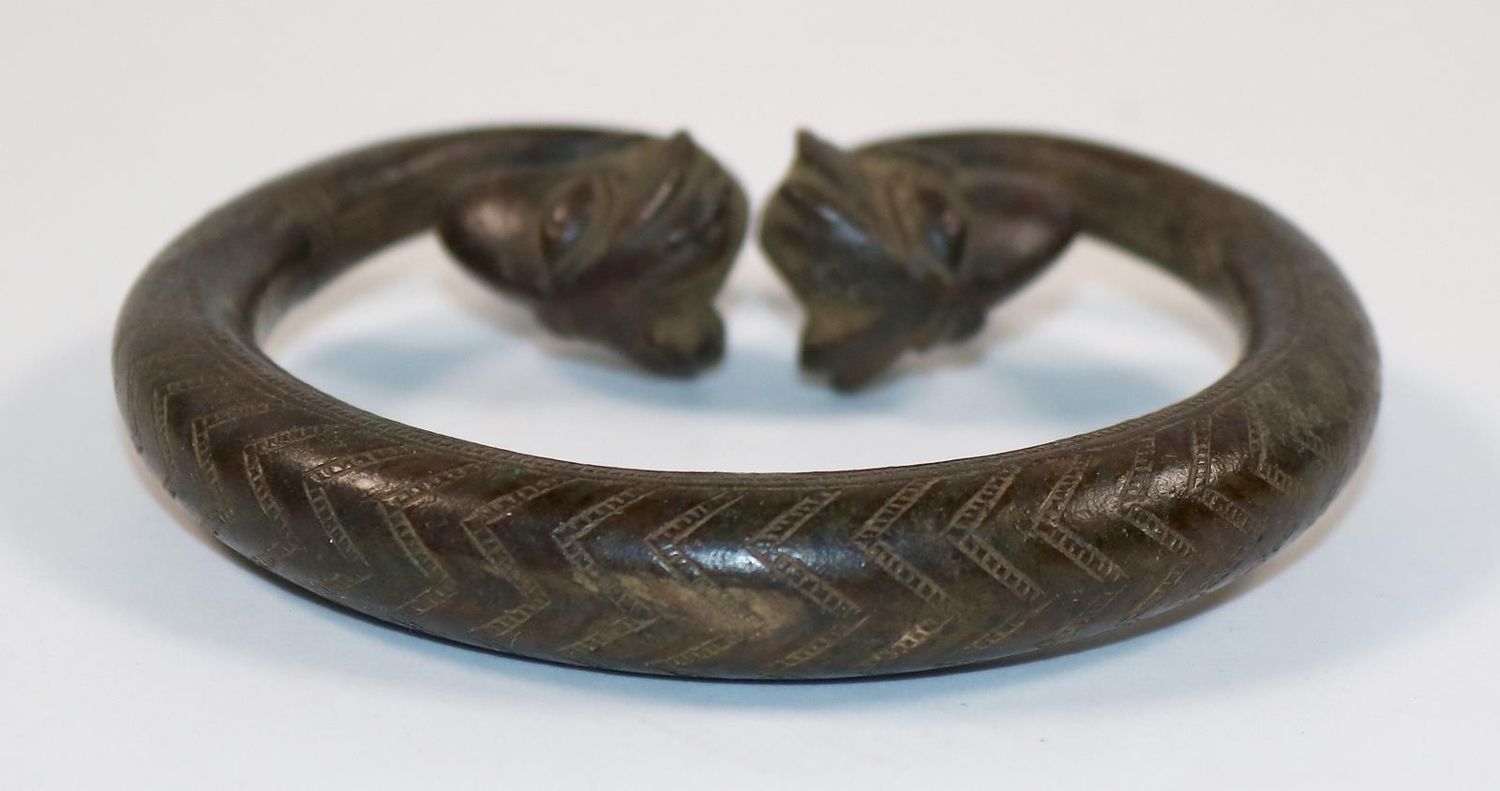Große Abbildung Nr.2: 143-2636 Armreif Bronze: (Afrika)