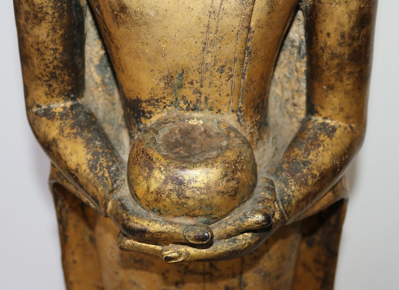 Große Abbildung Nr.32: 143-2668 Bronzefigur eines: (Asiatika)
