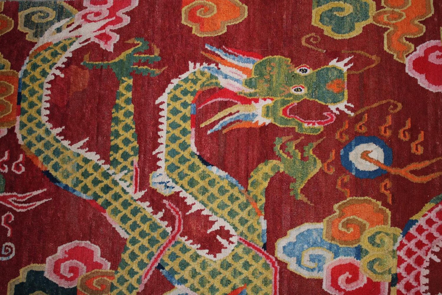 Große Abbildung Nr.119: 143-2745 Drachengalerie Tibet: (Asiatika, Teppiche)