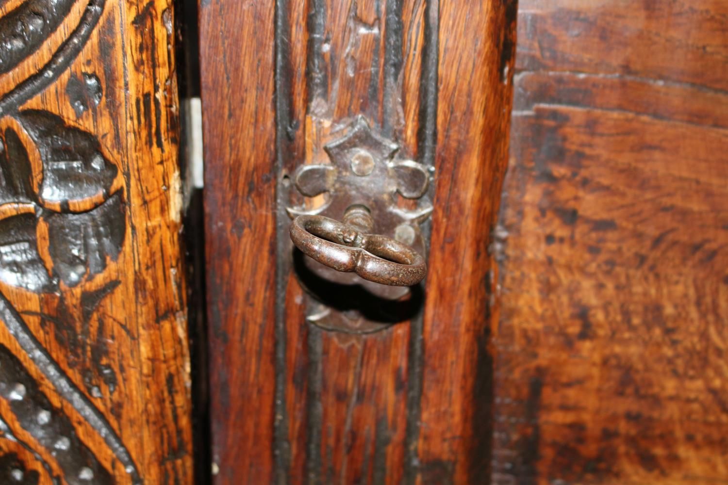 Große Abbildung Nr.4: 143-2778 Hallenschrank norddeutsch um 1700: (Möbel)