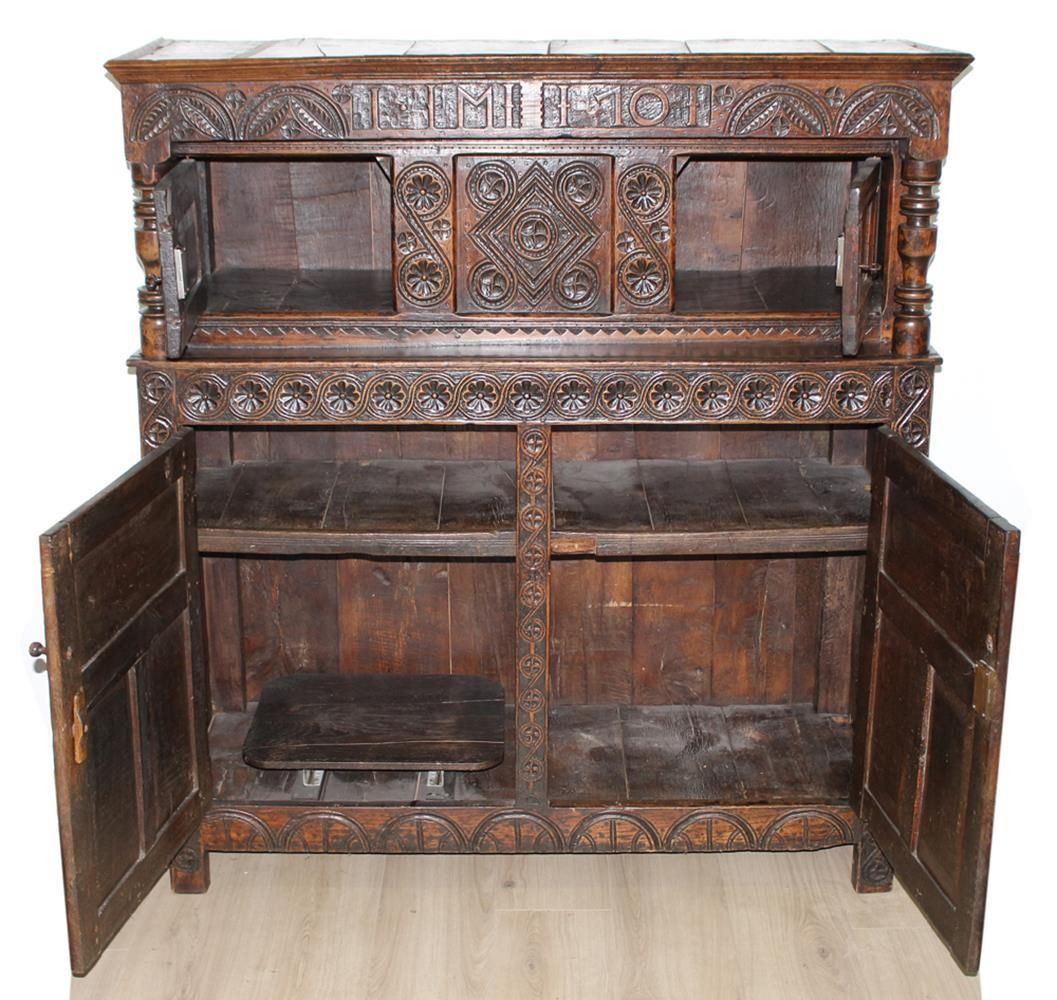 Große Abbildung Nr.5: 143-2778 Hallenschrank norddeutsch um 1700: (Möbel)