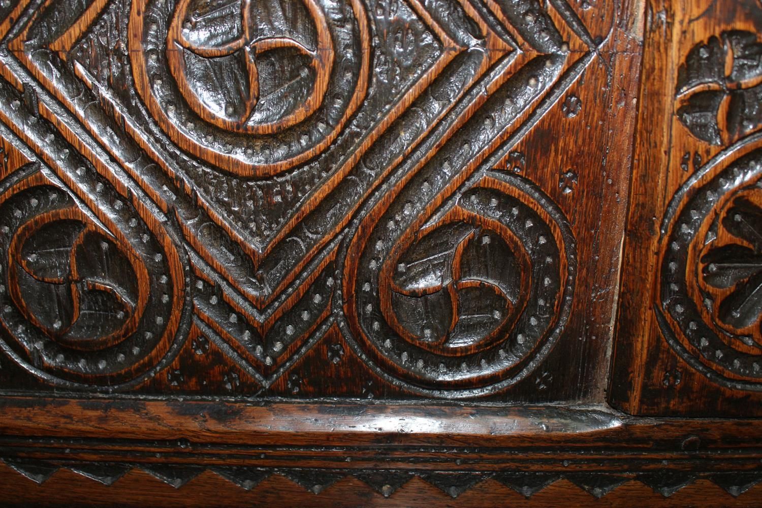 Große Abbildung Nr.6: 143-2778 Hallenschrank norddeutsch um 1700: (Möbel)