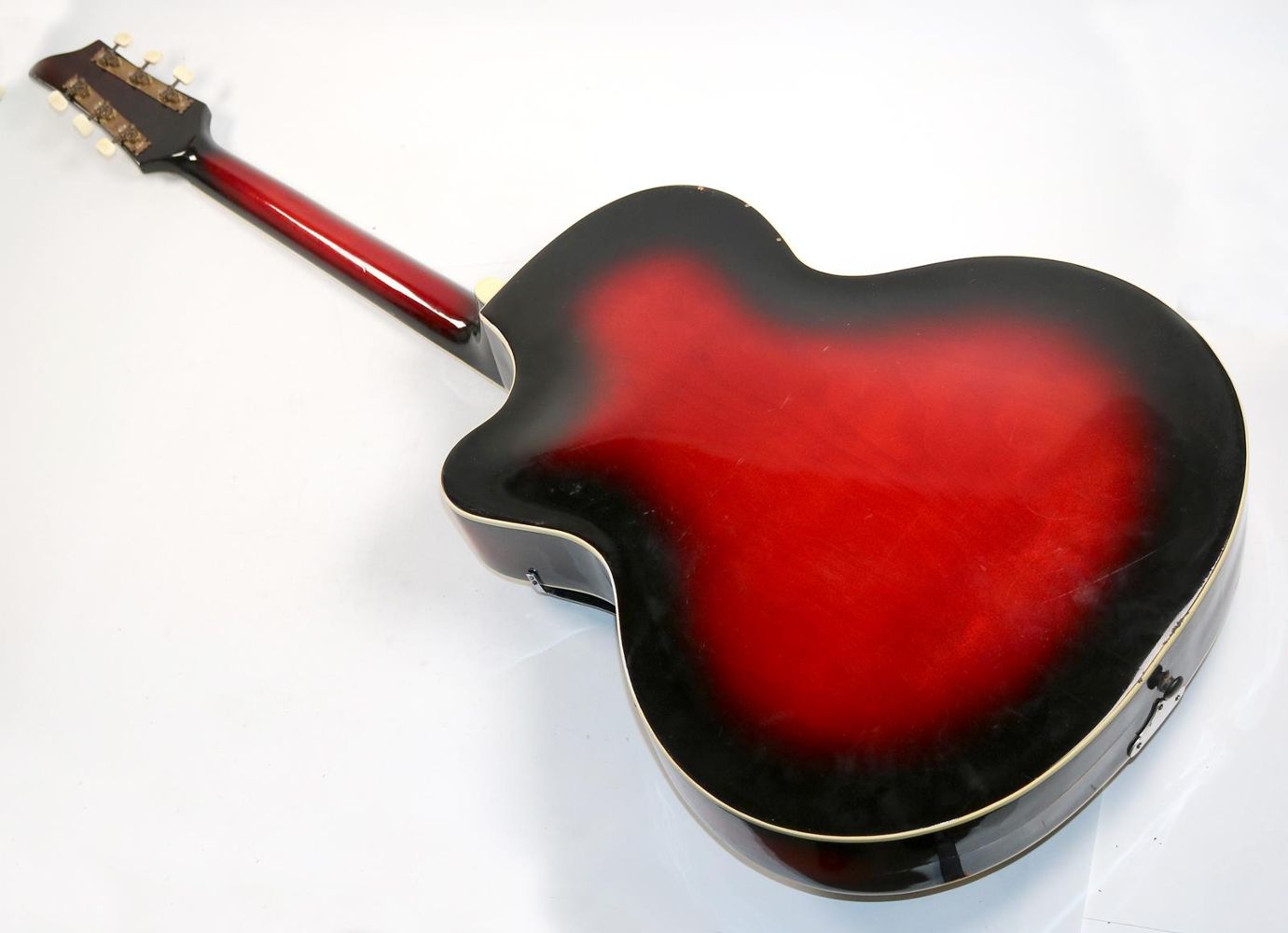 Große Abbildung Nr.6: 143-2789 E-Gitarren.: (Musikinstrumente)