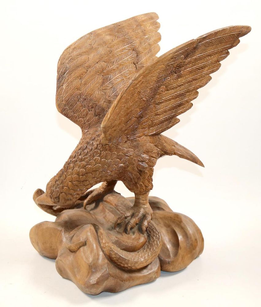 Große Abbildung Nr.3: 143-2878 Adler, Nussbaum: (Skulpturen - Plastiken)