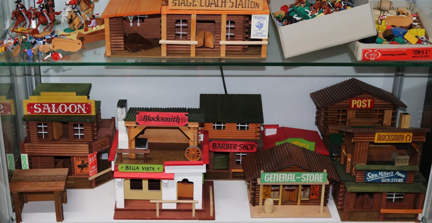 Große Abbildung Nr.21: 143-2897 Timpo Toys: (Spielzeug)