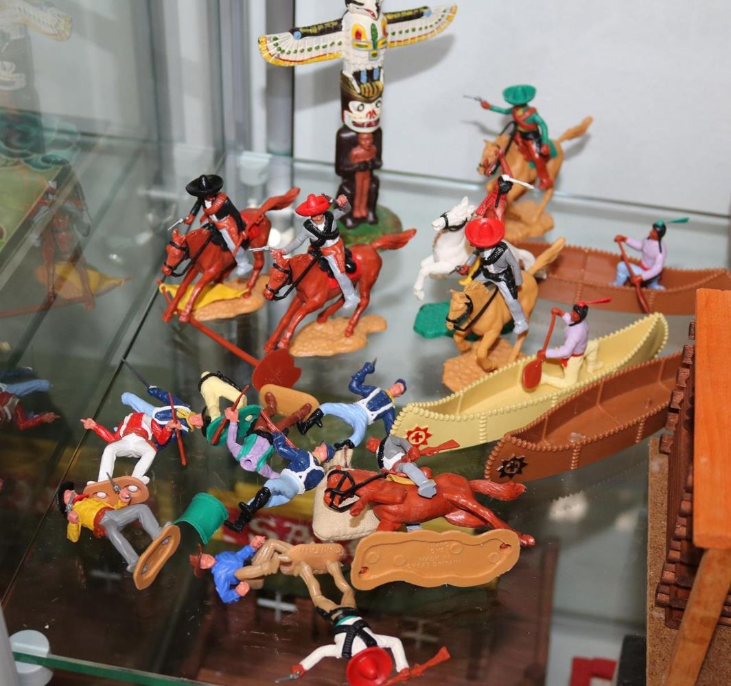 Große Abbildung Nr.23: 143-2897 Timpo Toys: (Spielzeug)
