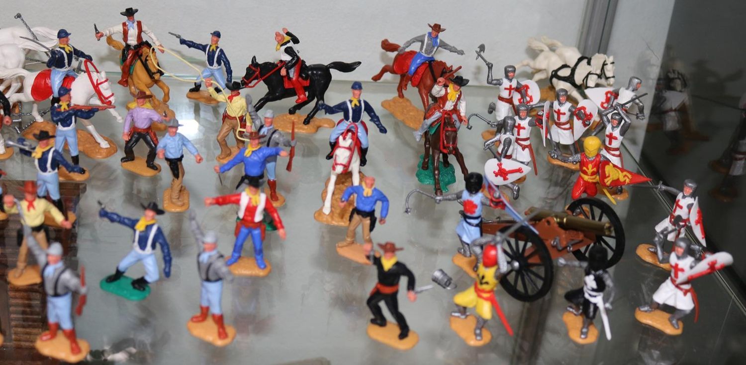 Große Abbildung Nr.28: 143-2897 Timpo Toys: (Spielzeug)