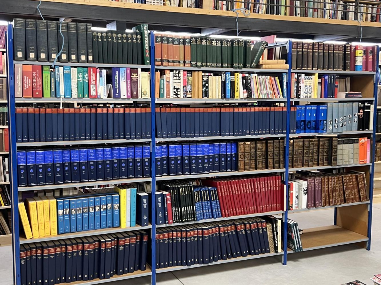 Große Abbildung Nr.44: 143-439 Bibliothek (Konvolut)