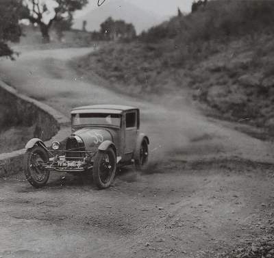 Bild Nr.2: 143-1947 Conway,H. u. M.Sauzay.: (Verschiedene Gebiete - Varia, Auto)