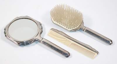 Bild Nr.1: 143-2875 Toilettengarnitur: (Silber)