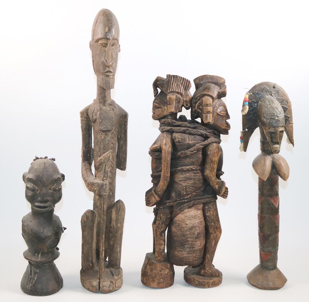 Große Abbildung Nr.1: 144-2293 Ahnenfiguren.: (Afrika)