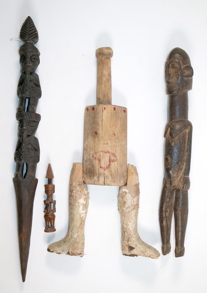 Große Abbildung Nr.2: 144-2293 Ahnenfiguren.: (Afrika)