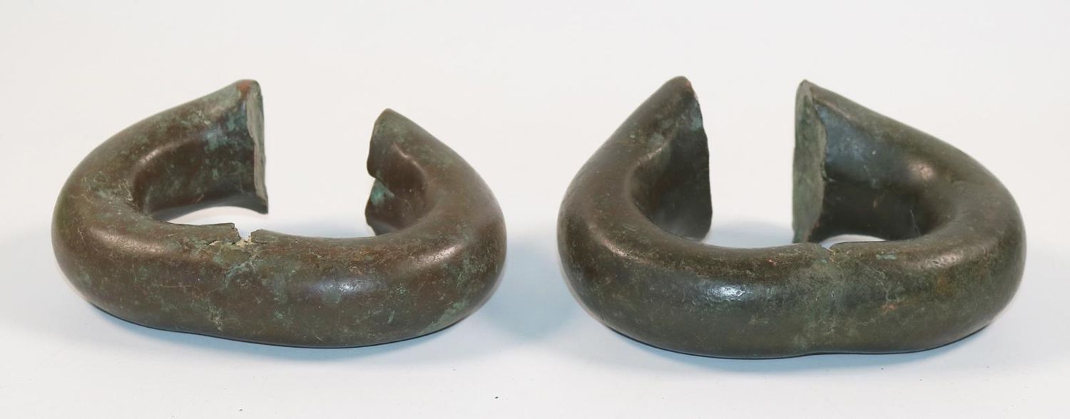Große Abbildung Nr.2: 144-2316 Bronzemanillen.: (Afrika)