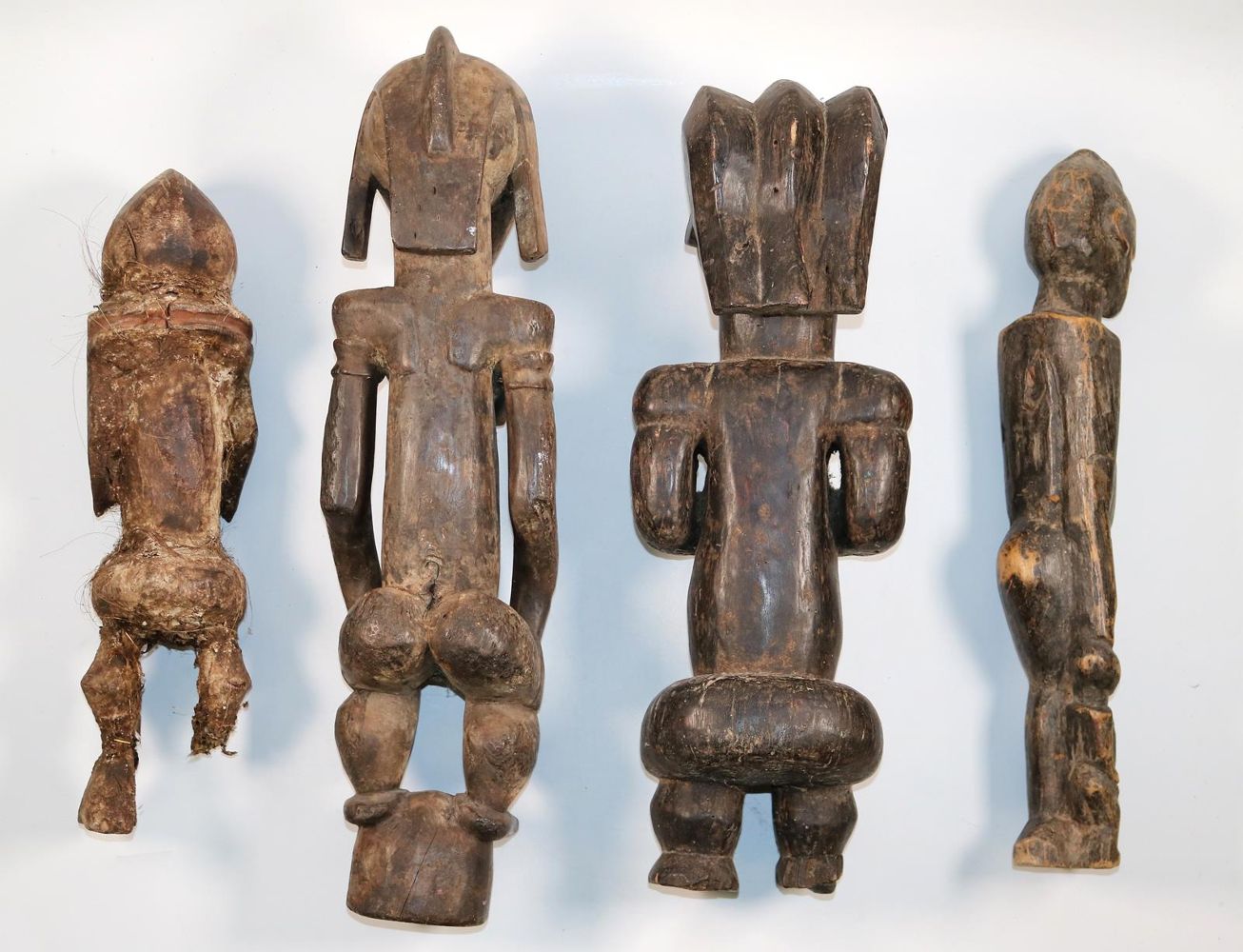Große Abbildung Nr.2: 144-2361 Kultfiguren.: (Afrika)