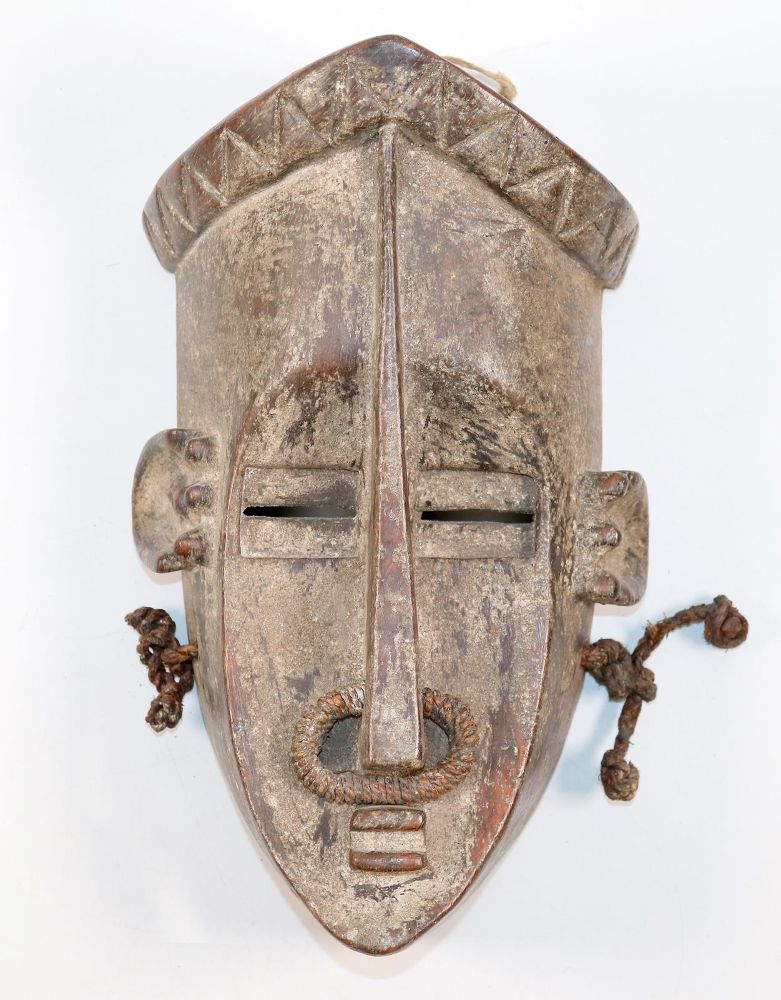 Große Abbildung Nr.1: 144-2372 Lwalwa Maske: (Afrika)