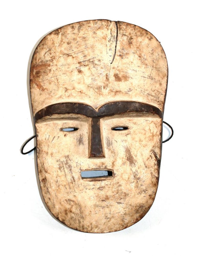 Große Abbildung Nr.1: 144-2388 Ngil Maske: (Afrika)