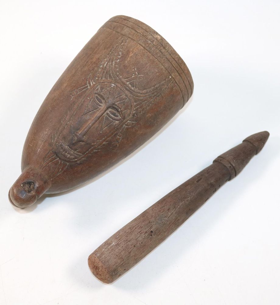 Große Abbildung Nr.1: 144-2402 Ritualglocke wohl: (Afrika)