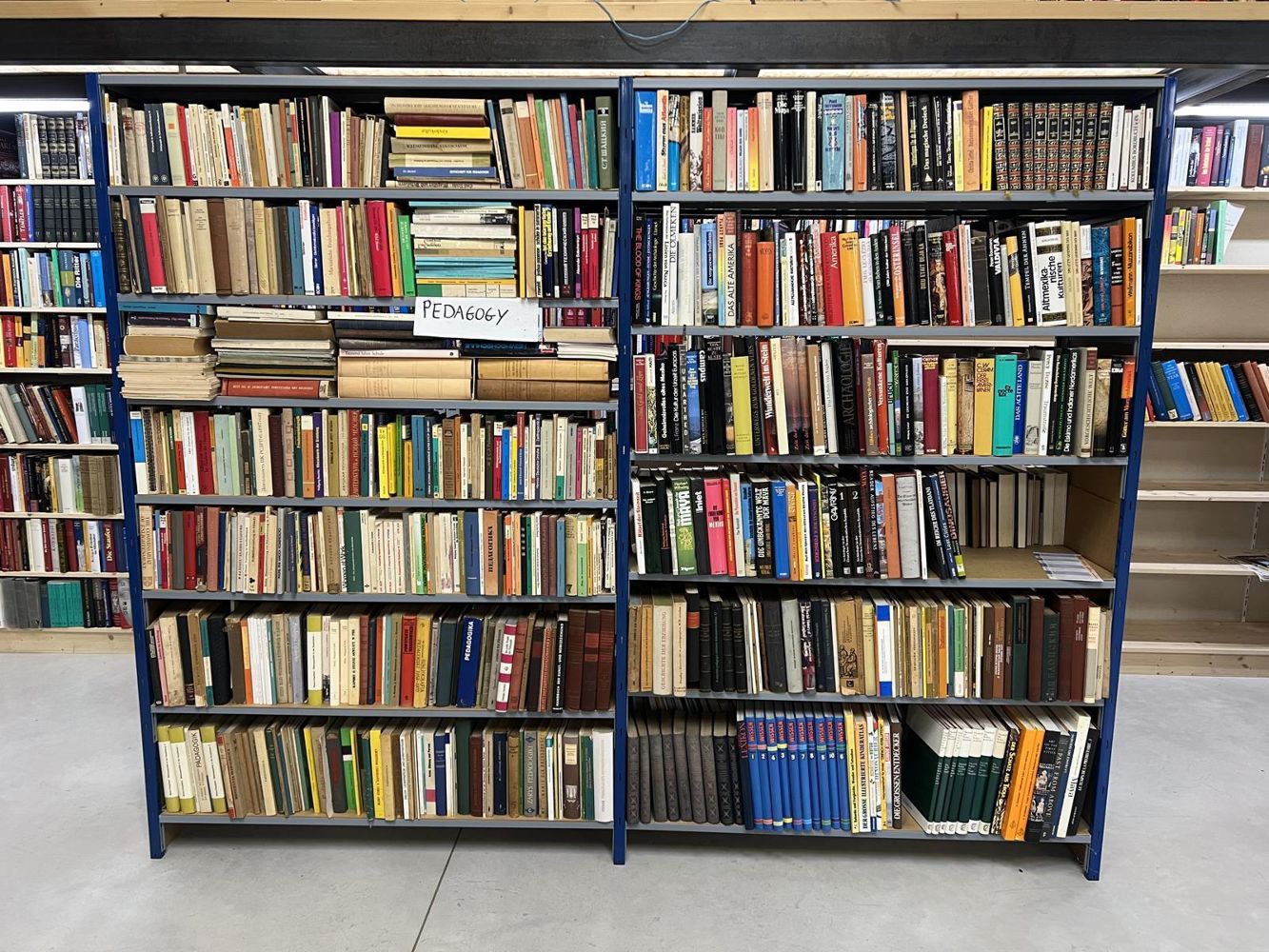 Große Abbildung Nr.42: 144-388 Bibliothek: (Konvolut)