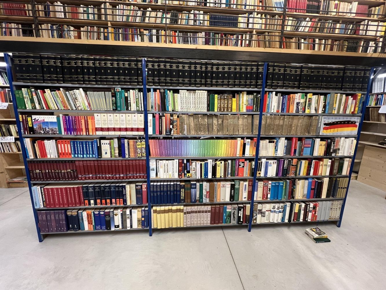 Große Abbildung Nr.49: 144-388 Bibliothek: (Konvolut)