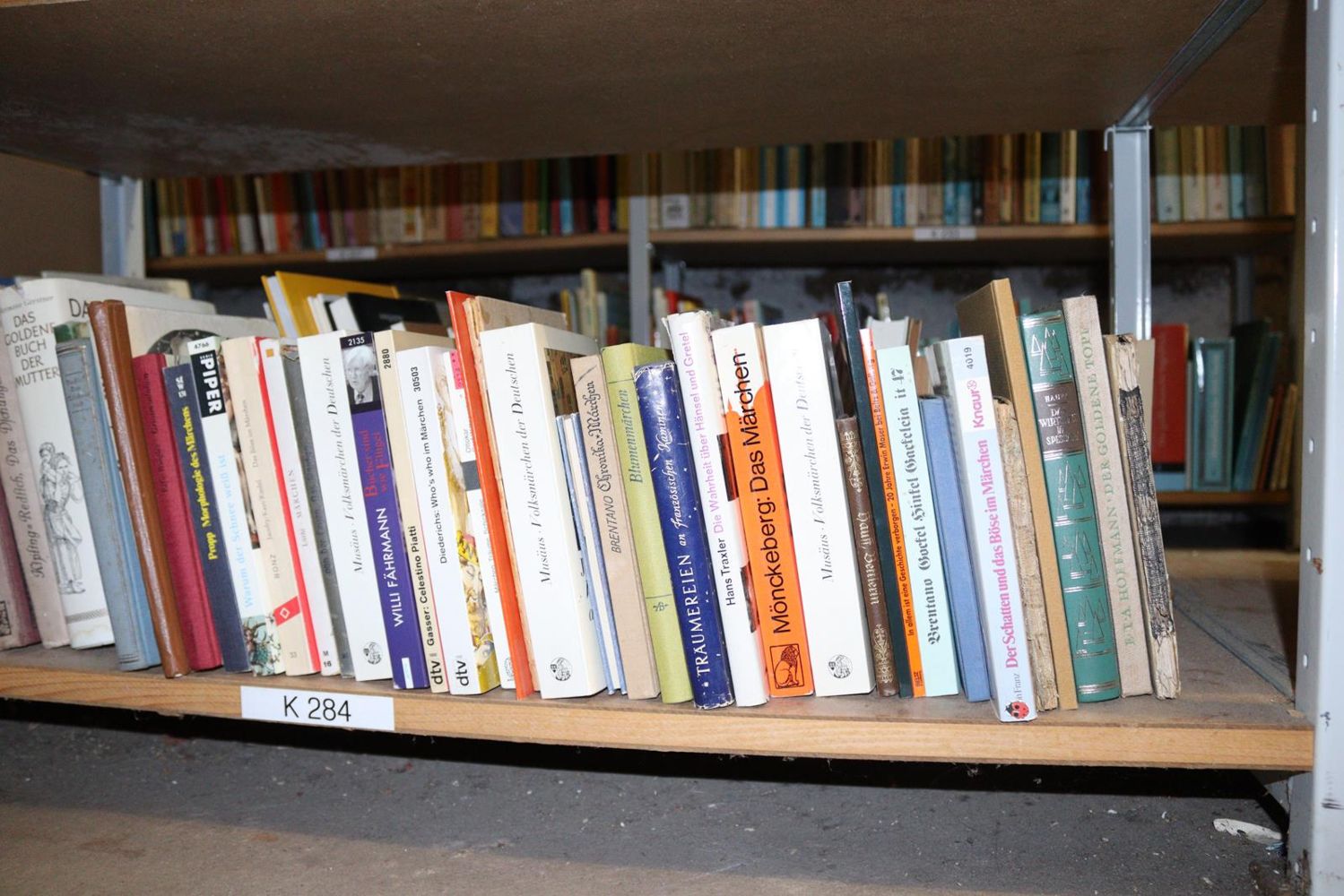Große Abbildung Nr.28: 144-878 Konvolut: (Kinder- und Jugendbücher)