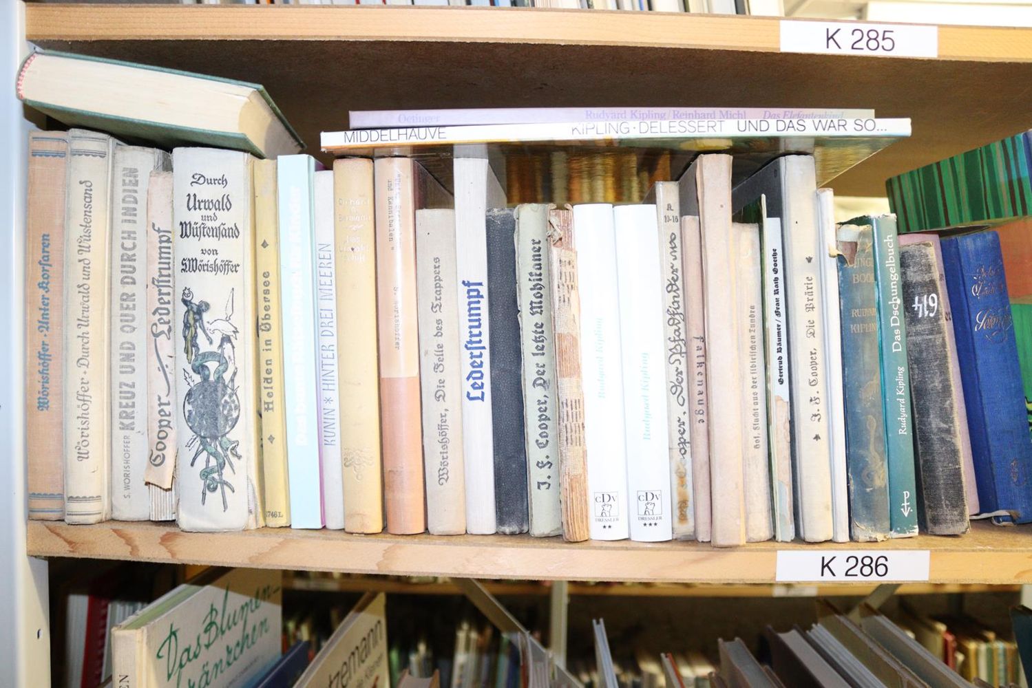 Große Abbildung Nr.29: 144-878 Konvolut: (Kinder- und Jugendbücher)