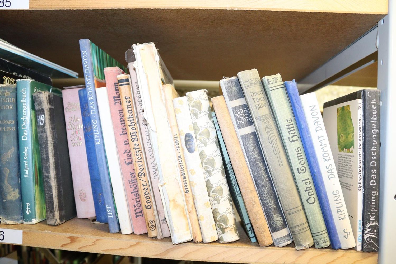 Große Abbildung Nr.30: 144-878 Konvolut: (Kinder- und Jugendbücher)