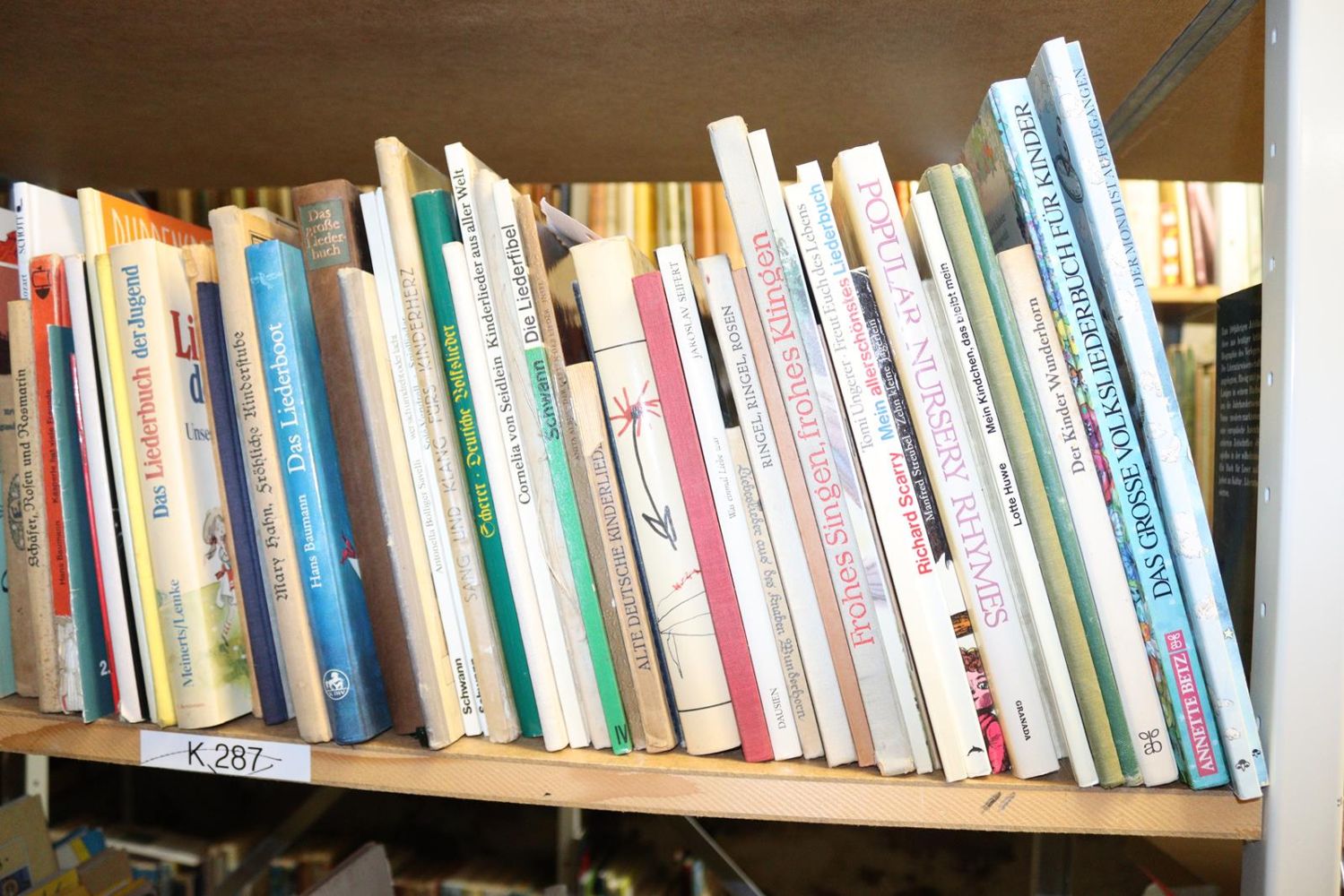 Große Abbildung Nr.32: 144-878 Konvolut: (Kinder- und Jugendbücher)