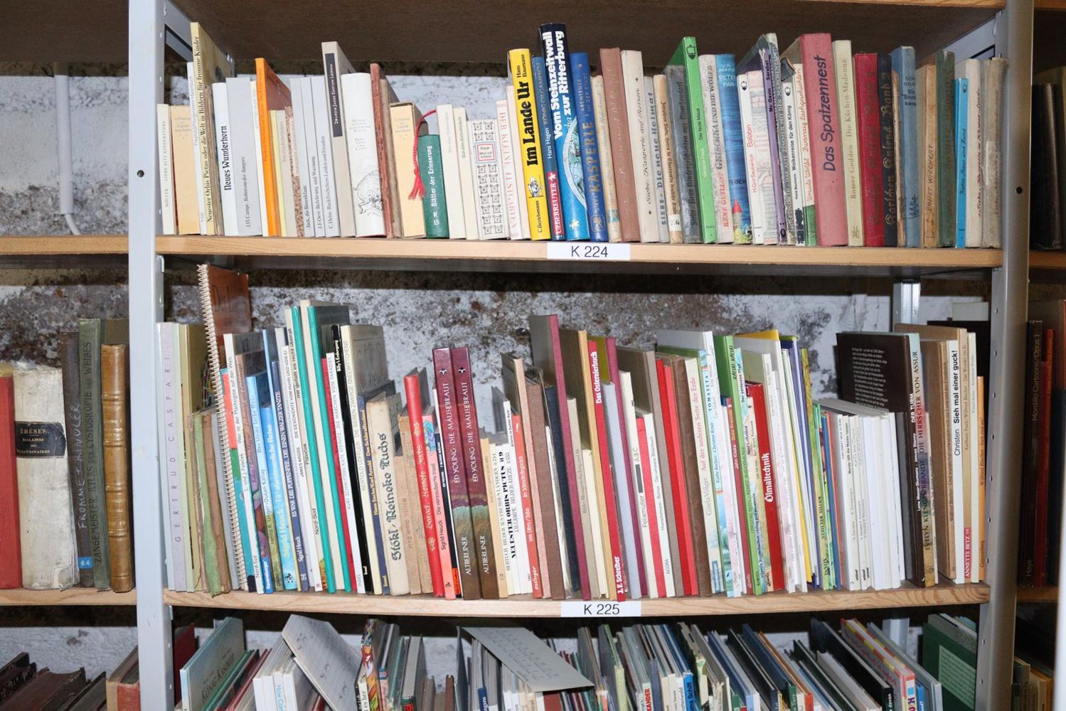 Große Abbildung Nr.4: 144-878 Konvolut: (Kinder- und Jugendbücher)