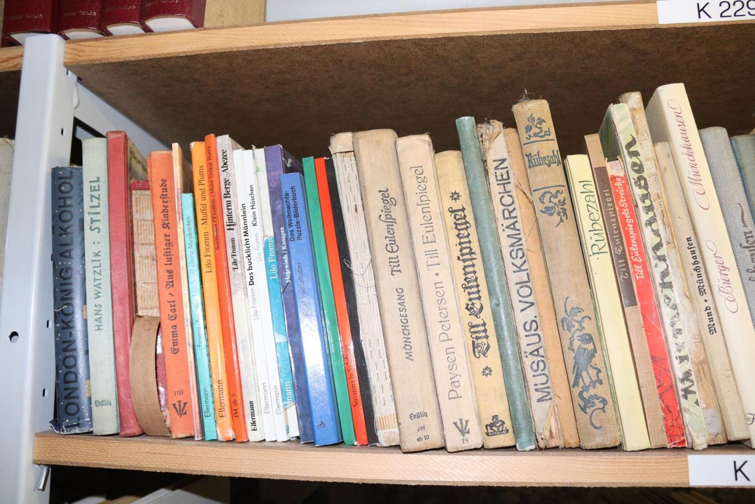 Große Abbildung Nr.8: 144-878 Konvolut: (Kinder- und Jugendbücher)