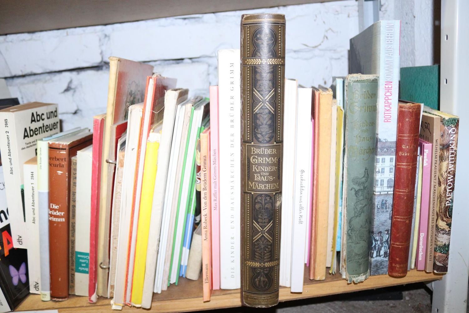 Große Abbildung Nr.24: 144-879 Konvolut: (Kinder- und Jugendbücher)