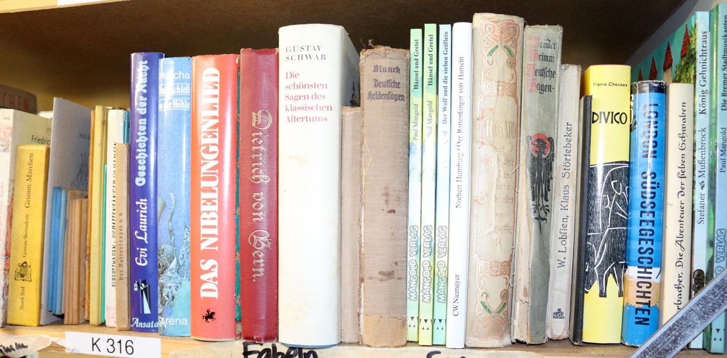 Große Abbildung Nr.7: 144-880 Konvolut: (Kinder- und Jugendbücher)