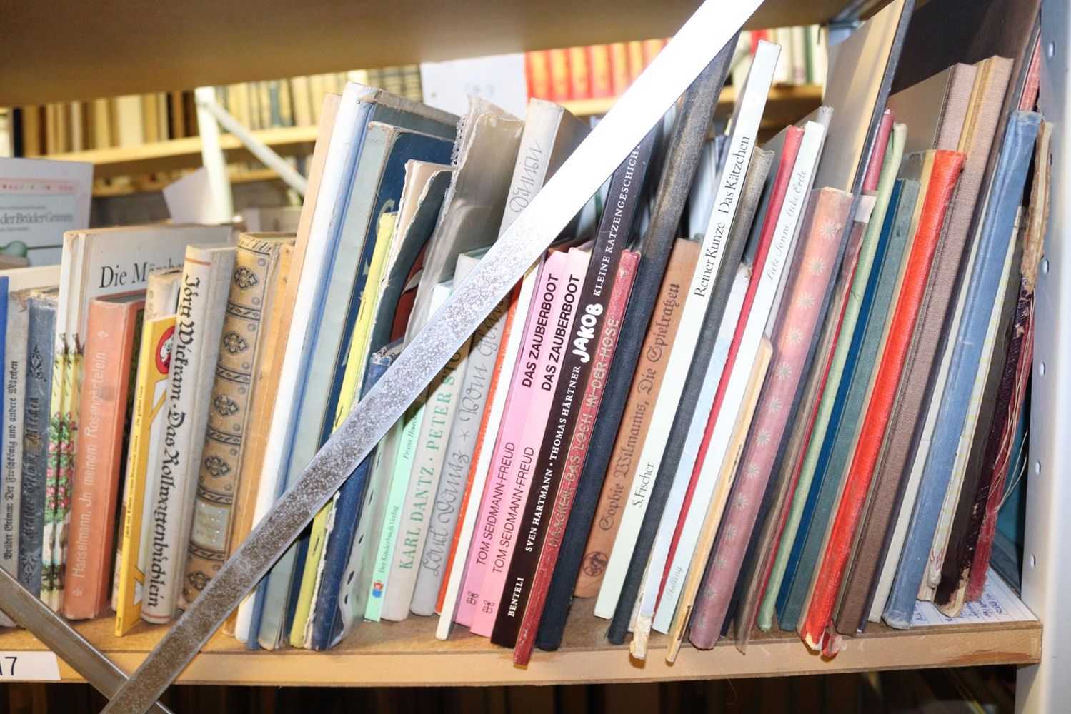 Große Abbildung Nr.9: 144-880 Konvolut: (Kinder- und Jugendbücher)